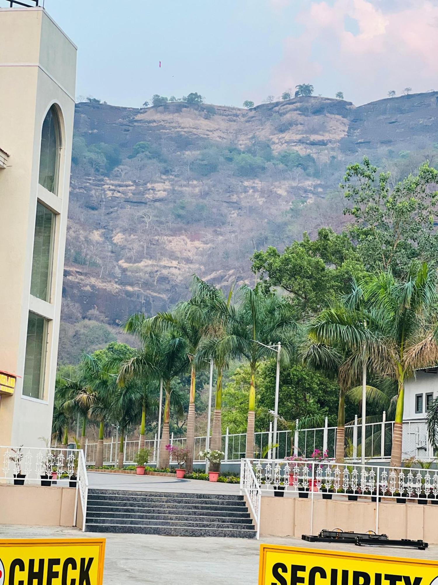 The Grand Leela Resort خوبولي المظهر الخارجي الصورة